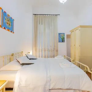 Konukevi Oscar 3, Roma